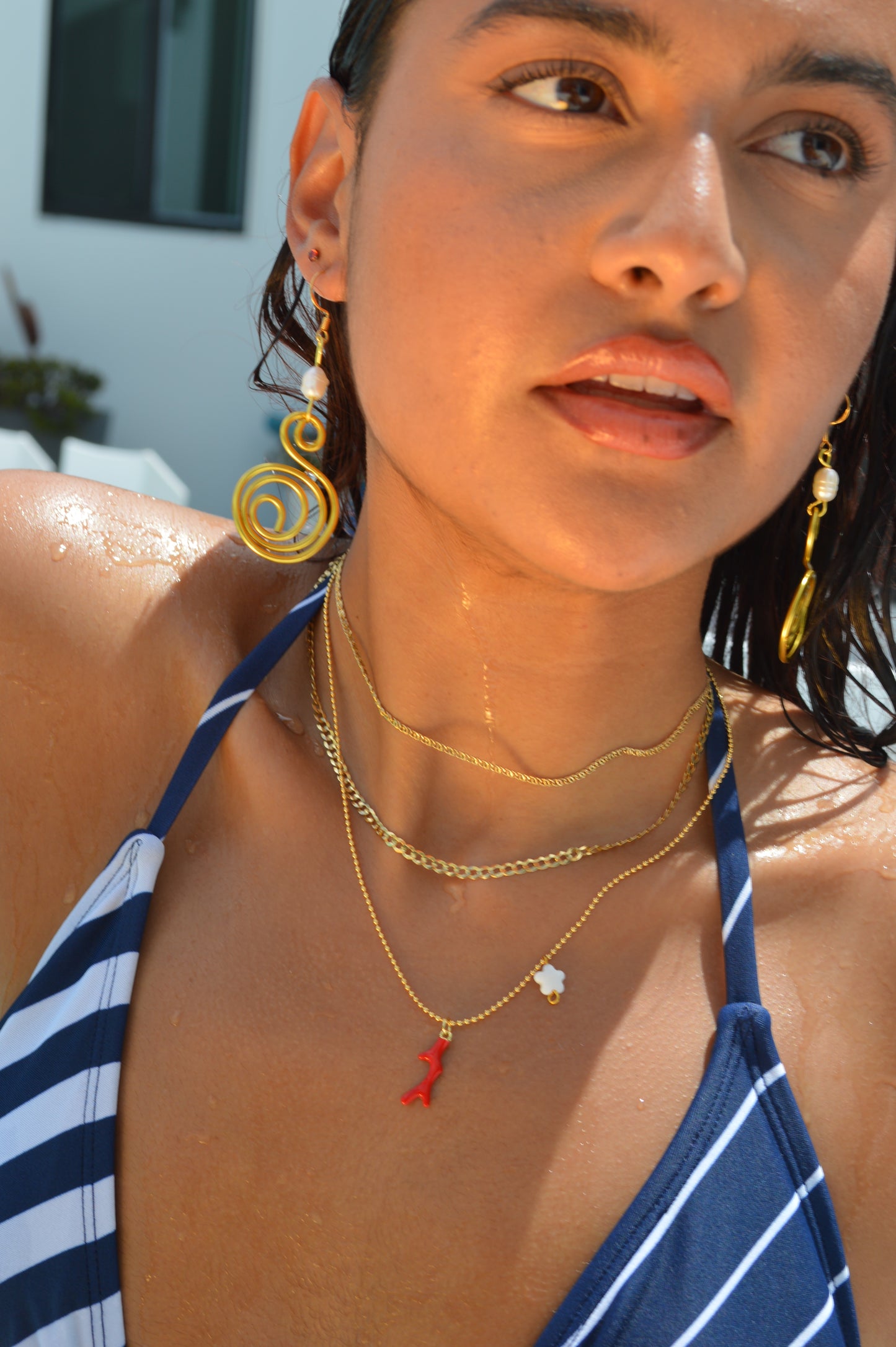 Swirl pearl earrings