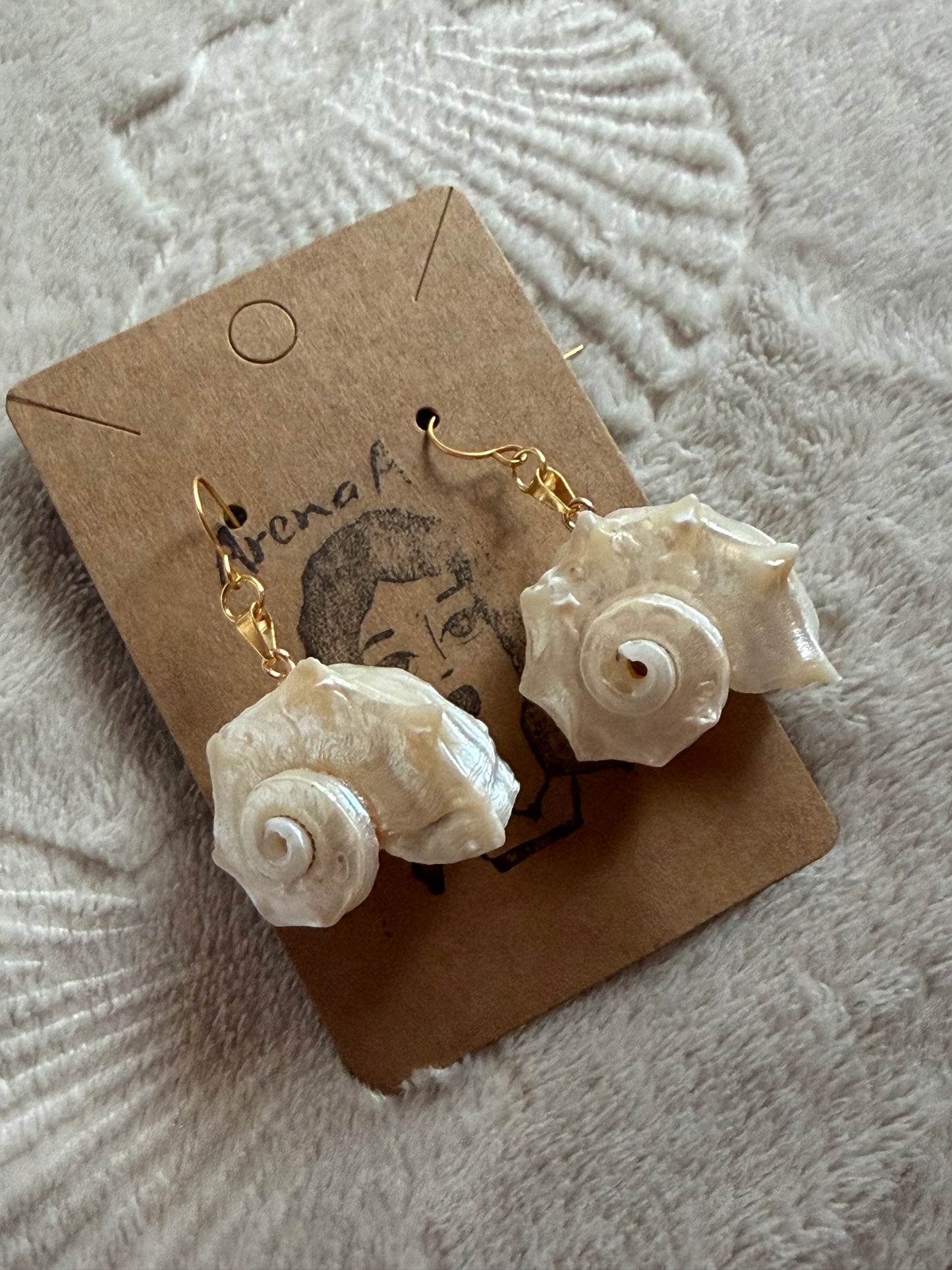Conchas Oro Earrings